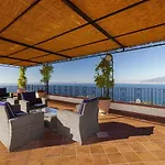 Villa - Bianca Sorrent