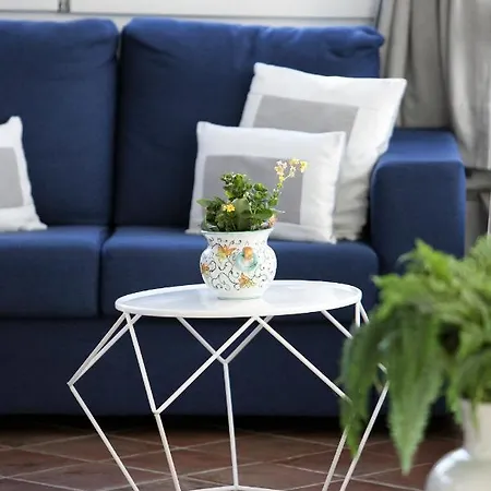 - Bianca Villa Sorrente